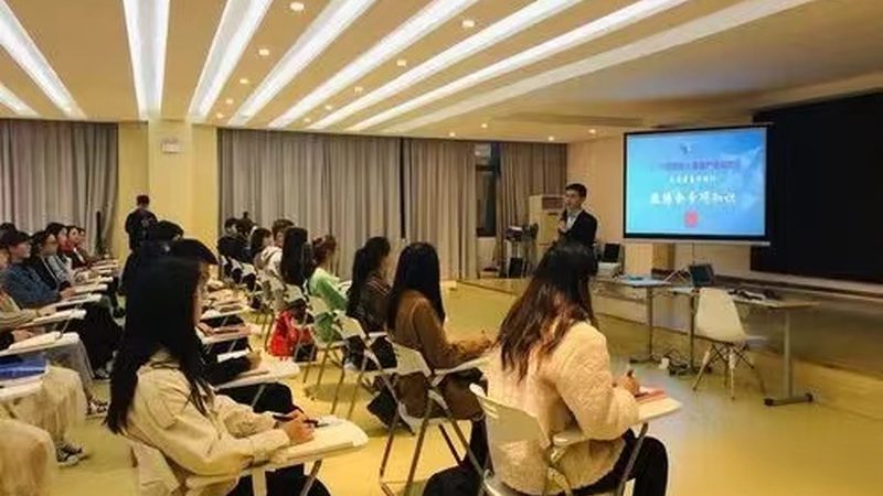 短期技能培训课程代理：如何精准定位与高效运营**